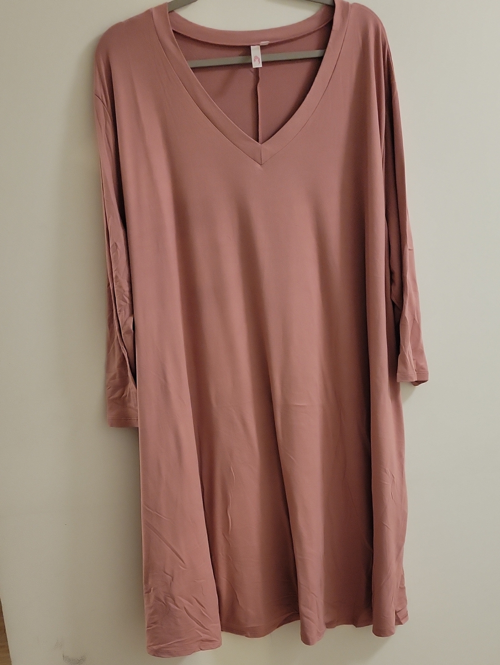 Curvie Luvie Relaxed V-Neck 3/4 Sleeve Dress in Dusty Rose Size 4x